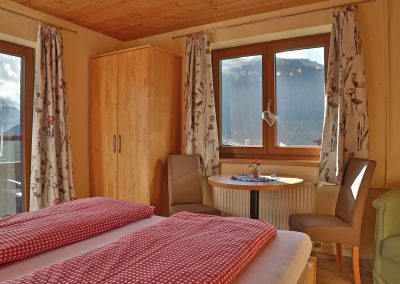 Gemütliches Doppelzimmer mit Balkon und traumhaften Ausblick auf den Gletscher